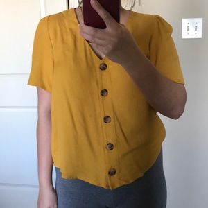 Crop button front Top